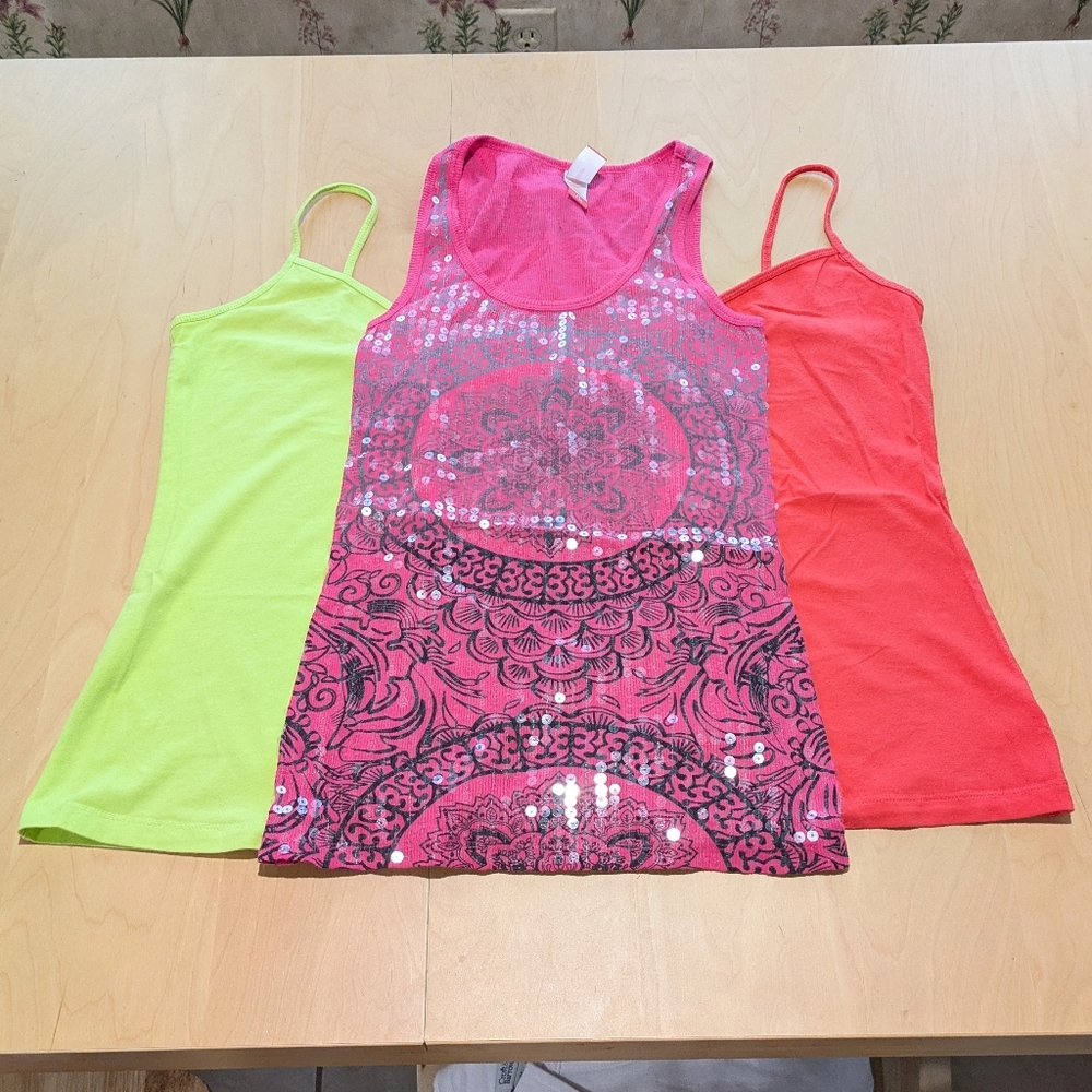 4 Tank Tops Medium/Large